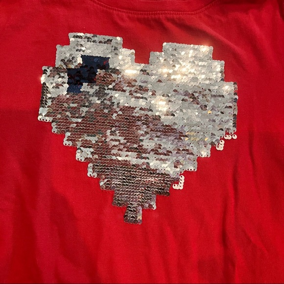 LAST CHANCE!! NWOT Gap Kids White & Silver Heart Flippy Tee. Size: M. - Picture 3 of 9